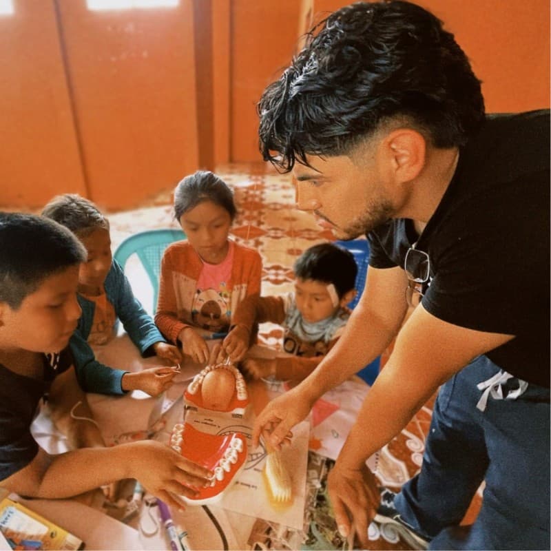 Jonathan Guzman teaching